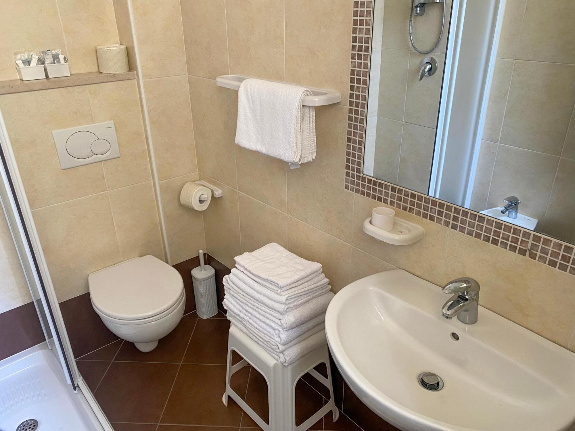 Hotel Philadelphia Cattolica Room photo